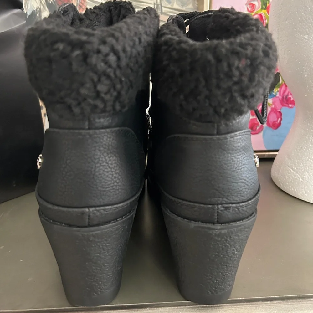 NWOT Juicy Couture Black Wedge Winter Boots J-Hastin Size 11